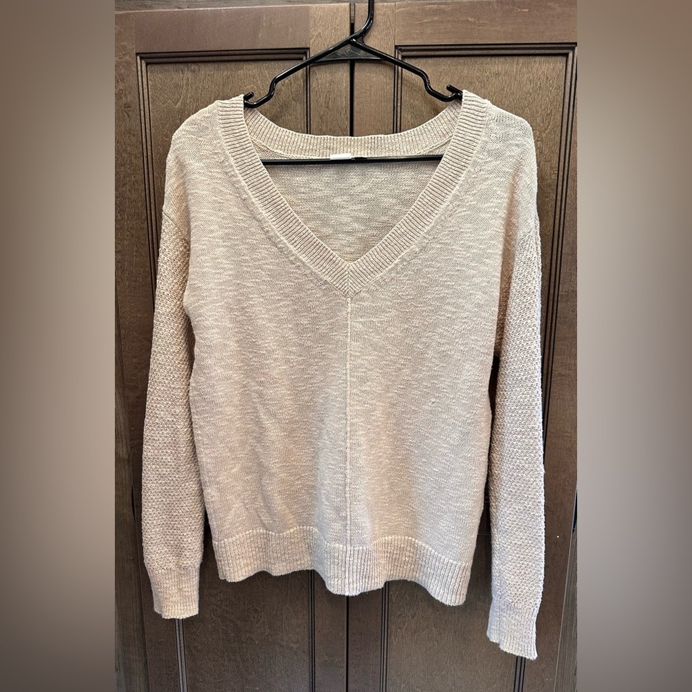 GAP Cream V-Neck Sweater